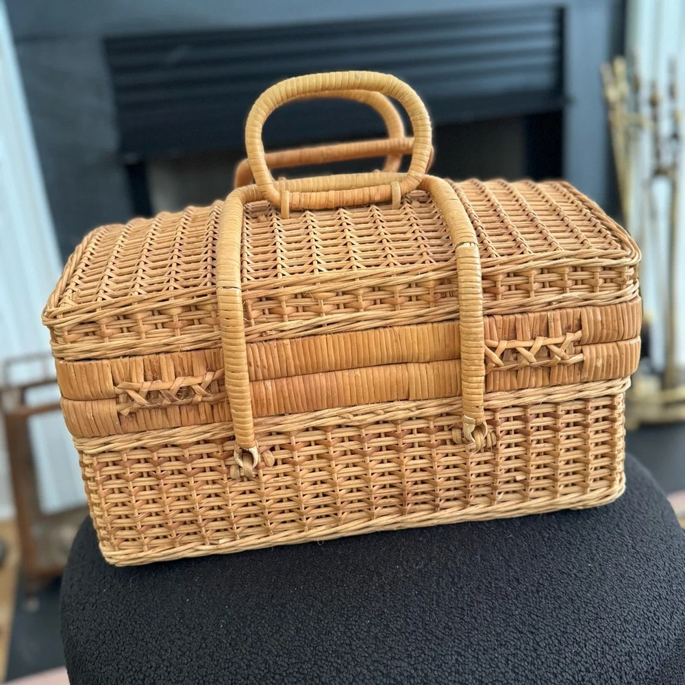 Vintage Wicker Picnic Basket